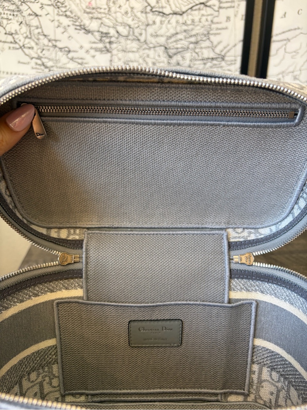 Dior Light Gray Dior Oblique Vanity Case - Picture 11 of 16